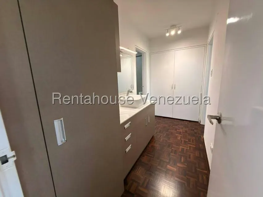 Apartamento (1 Nivel) en Alquiler en Las Mercedes, Distrito Metropolitano - 20