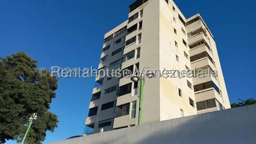 Apartamento (1 Nivel) en Alquiler en Colinas de Bello Monte, Distrito Metropolitano