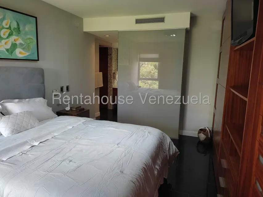 Apartamento (1 Nivel) en Alquiler en Colinas de Bello Monte, Distrito Metropolitano - 12