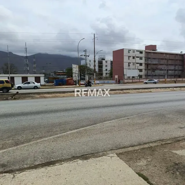 TERRENO CON INTERESANTE UBICACIÓN EN PLENA AV PRINCIPAL JUAN BAUTISTA ARISMENDI MUNICIPIO GARCIA ISLA DE MARGARITA - 9