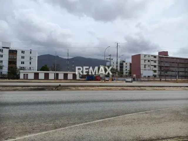 TERRENO CON INTERESANTE UBICACIÓN EN PLENA AV PRINCIPAL JUAN BAUTISTA ARISMENDI MUNICIPIO GARCIA ISLA DE MARGARITA - 10