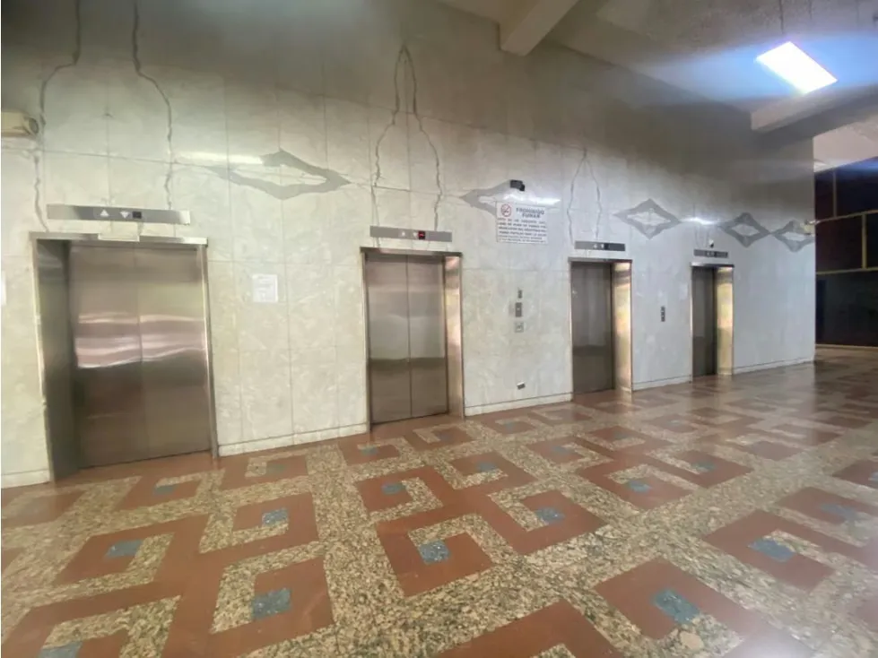 Oficina en Alquiler en Macaracuay 500$. Av.Principal 65m2. - 13