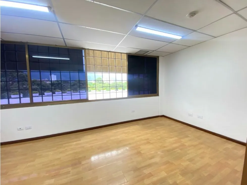 Oficina en Alquiler en Macaracuay 500$. Av.Principal 65m2. - 19