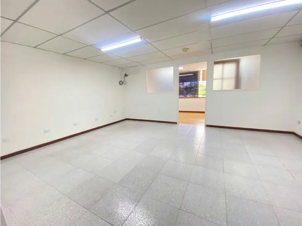 Oficina en Alquiler en Macaracuay 500$. Av.Principal 65m2. - 20