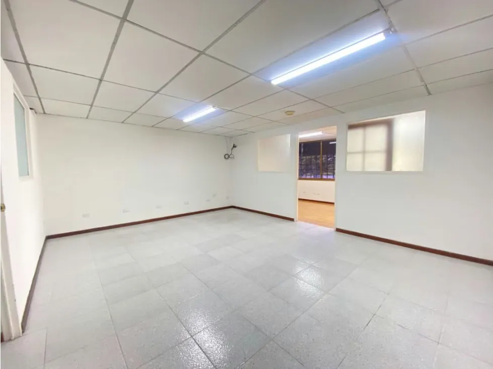 Oficina en Alquiler en Macaracuay 500$. Av.Principal 65m2. - 22