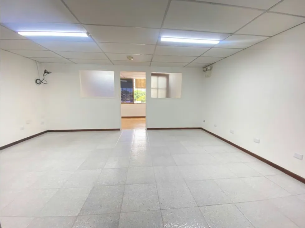 Oficina en Alquiler en Macaracuay 500$. Av.Principal 65m2. - 23