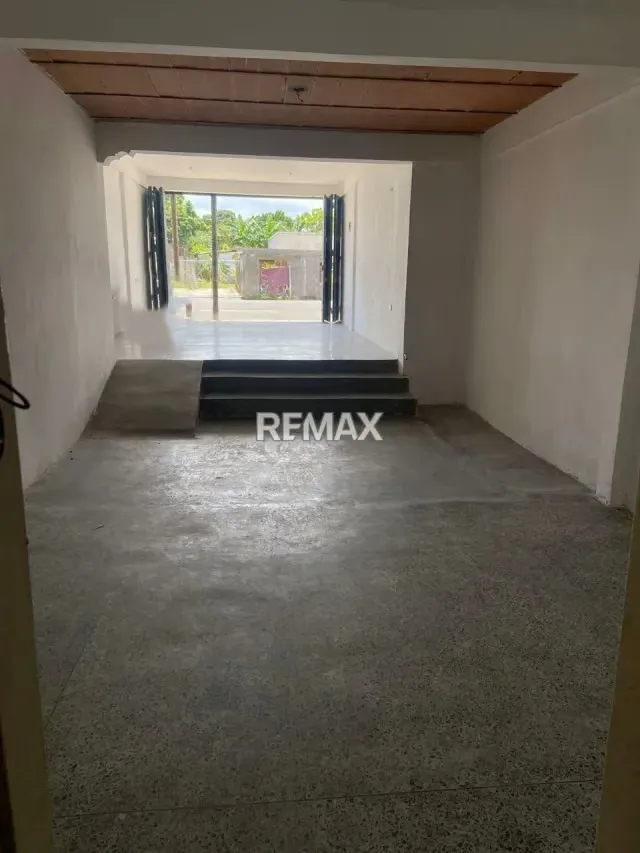 Local Comercial en Alquiler, 56 m2, en Av. Principal de La Cruz, Maturín - 2