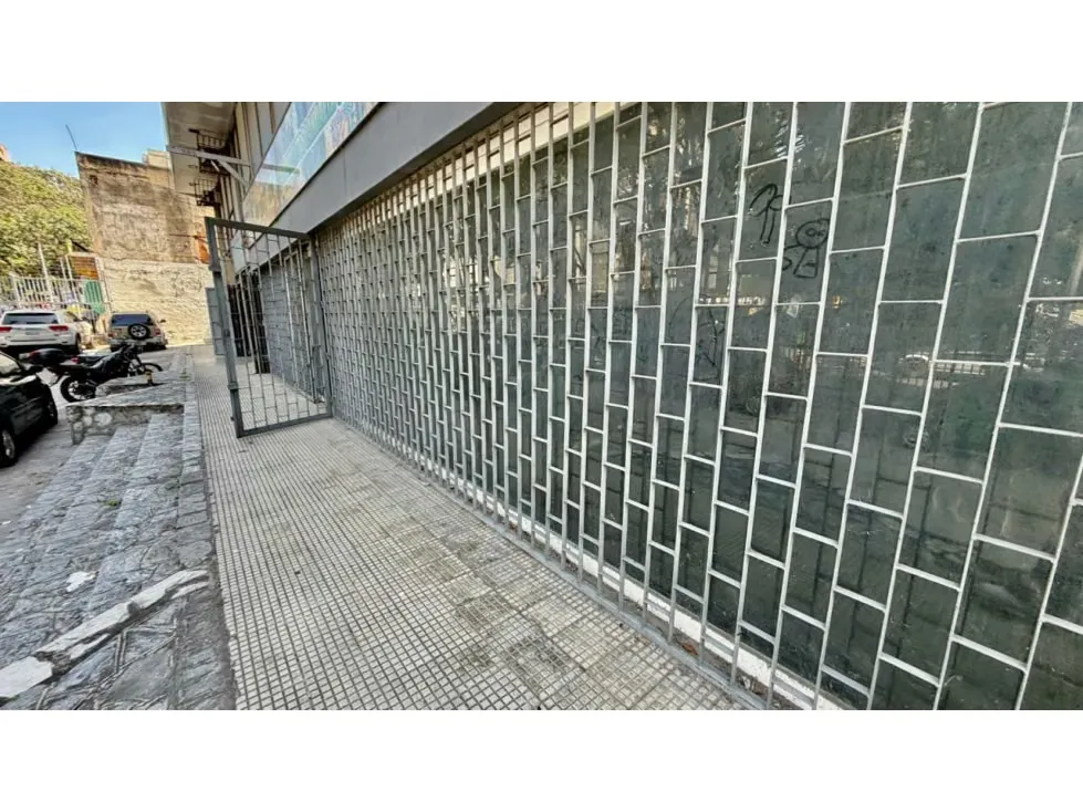 Vendo local comercial a pie de calle 151m2 Mariperez 0694 - 2