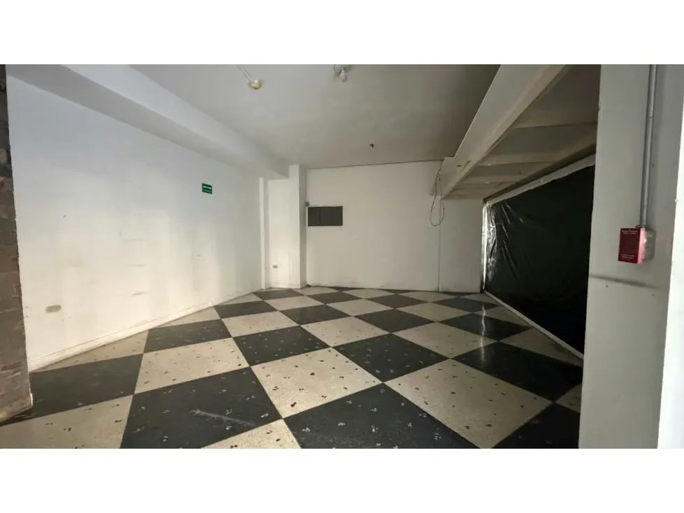 Vendo local comercial a pie de calle 151m2 Mariperez 0694 - 12