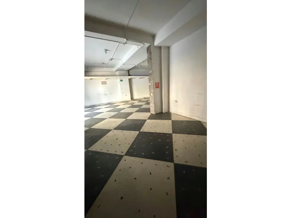 Vendo local comercial a pie de calle 151m2 Mariperez 0694 - 14