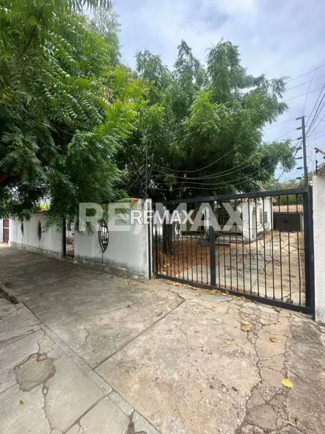 Terreno en venta con 2 casa de 1580m²