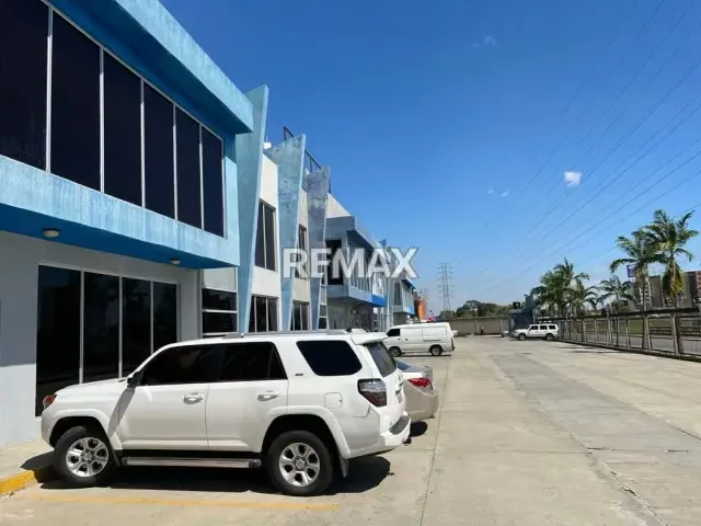 GALPÓN FRENTE A LA AUTOPISTA REGIONAL DEL CENTRO - 6
