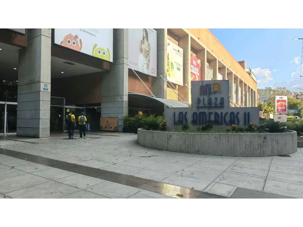 Alquiler de local comercial en centro comercial Plaza las américas