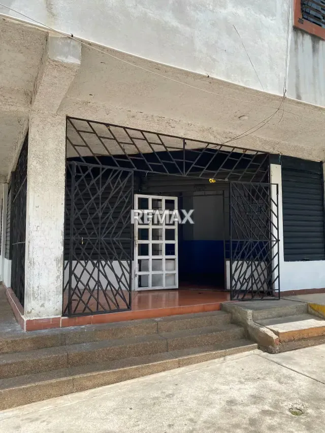 Se Alquila Local Comercial de Esquina