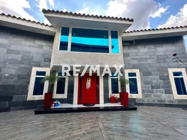 LA CASA DE TUS SUEÑOS EN VENTA ,UBICADA EN EL CASTAÑO - 2