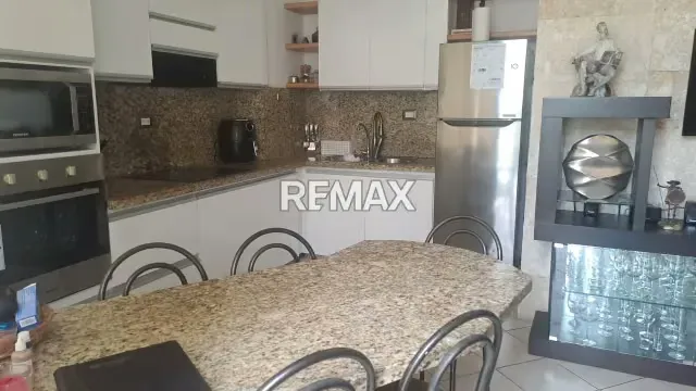 SE VENDE APARTAMENTO EN LECHERIA BORA BORA PLAZA CASAS BOTES B - 13