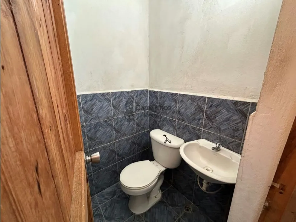 LOCAL COMERCIAL 3 EN ALQUILER A POCOS METROS AV BOLIVAR BEJUMA - 2