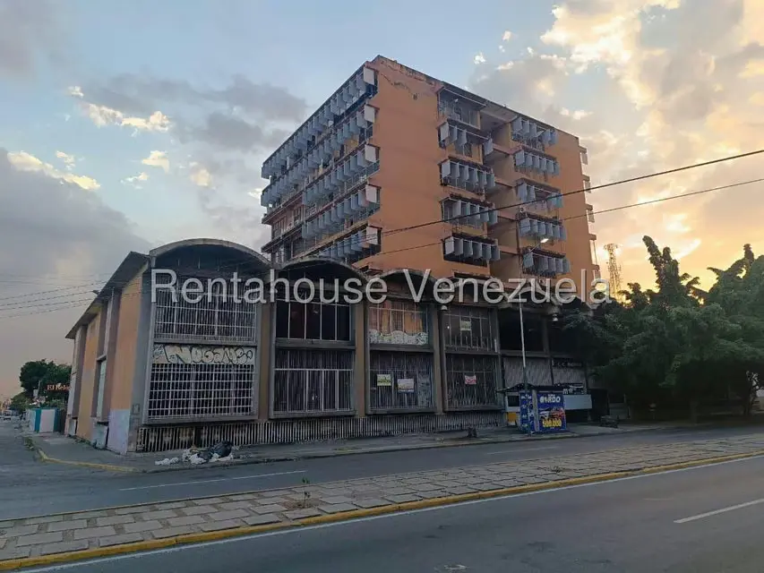 Oficina en Alquiler en Avenida Bolivar, Aragua