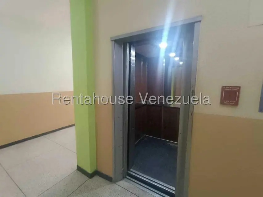 Oficina en Alquiler en Avenida Bolivar, Aragua - 4