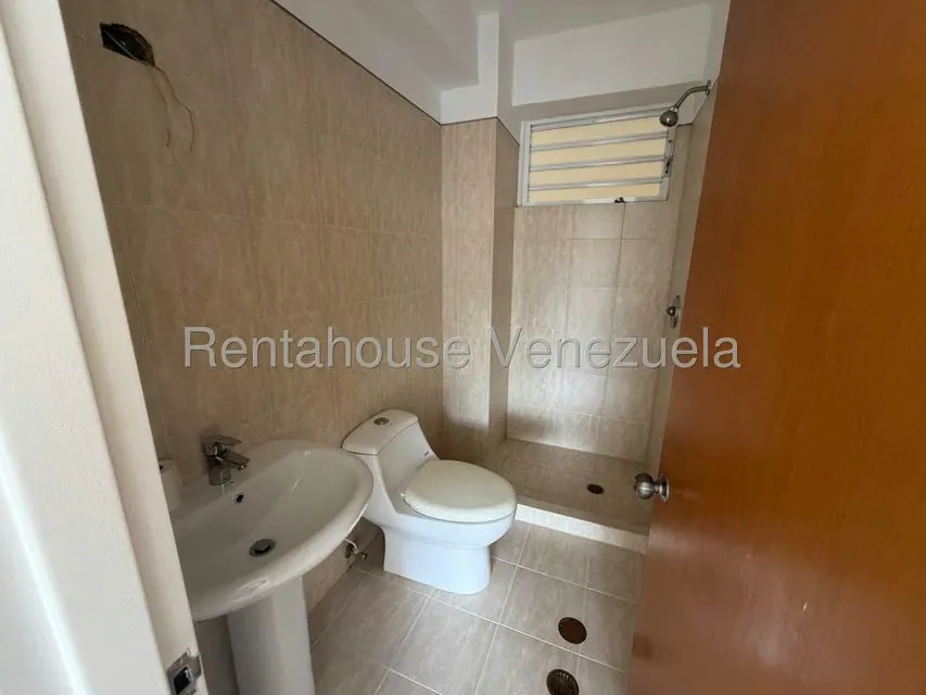 Apartamento (1 Nivel) en Venta en Lomas del Sol, Distrito Metropolitano - 12