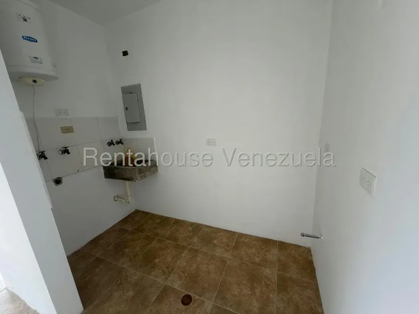Apartamento (1 Nivel) en Venta en Lomas del Sol, Distrito Metropolitano - 5