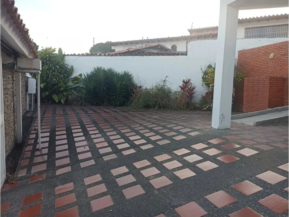 Se vende casa 400m2 Prados del Este 5633 - 3