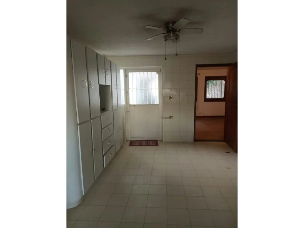 Se vende casa 400m2 Prados del Este 5633 - 8