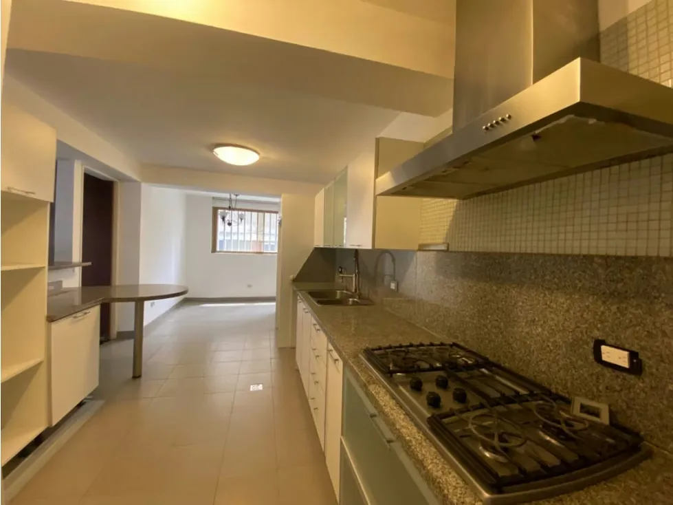 Se vende edificio 1650m2 Las Mercedes 8794 - 6