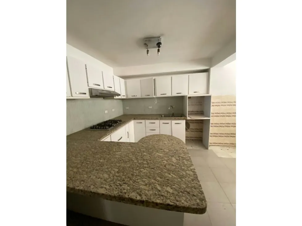 Se vende edificio 1650m2 Las Mercedes 8794 - 7