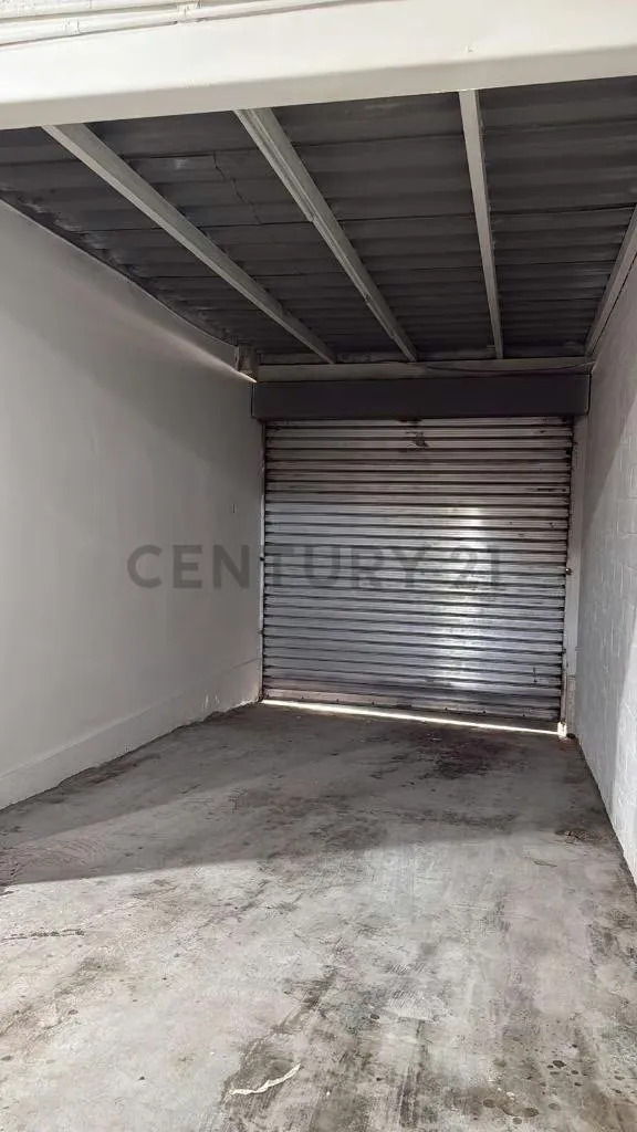 Oportunidad en alquiler Comercial - 8