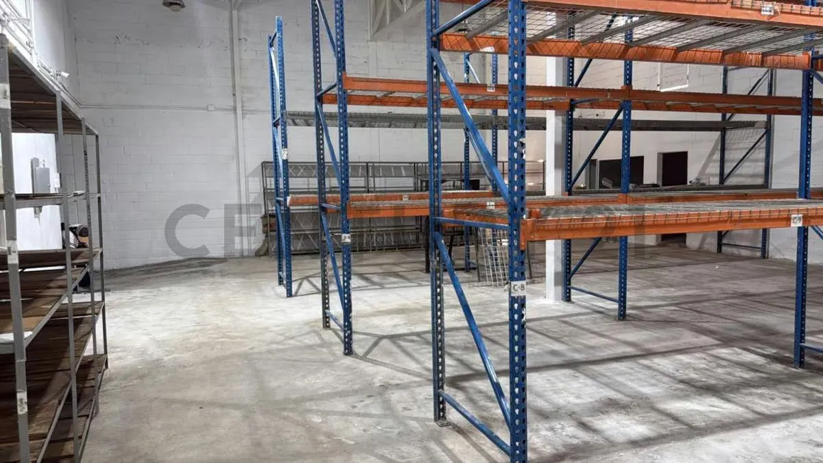 Oportunidad en alquiler Comercial - 9