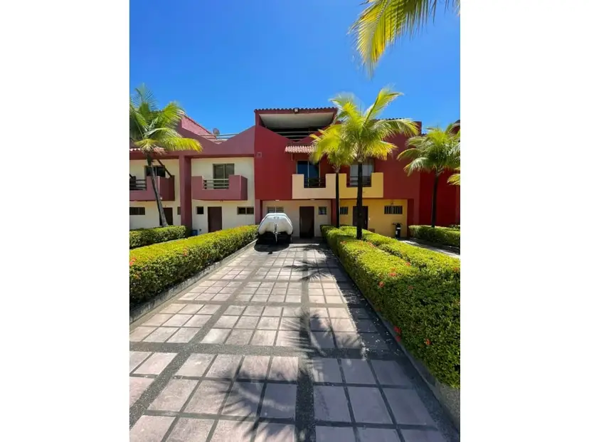 En venta Townhouse en Higuerote Puerto Encantado 180mt2