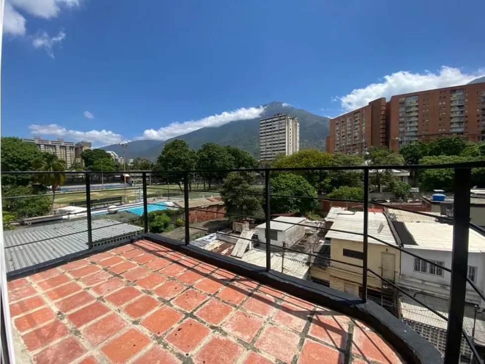 Piso Industrial duplex en alquiler Boleíta Sur de 440mts - 11