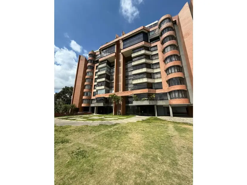 Alquilo apartamento 286m2 Valle Arriba 0863