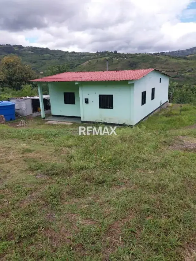 Venta Casa Rural con Fines Agricola en Lobatera