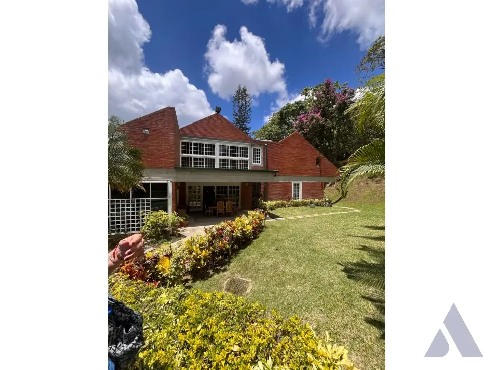 Se vende casa 813m2 La Lagunita 5508 - 2