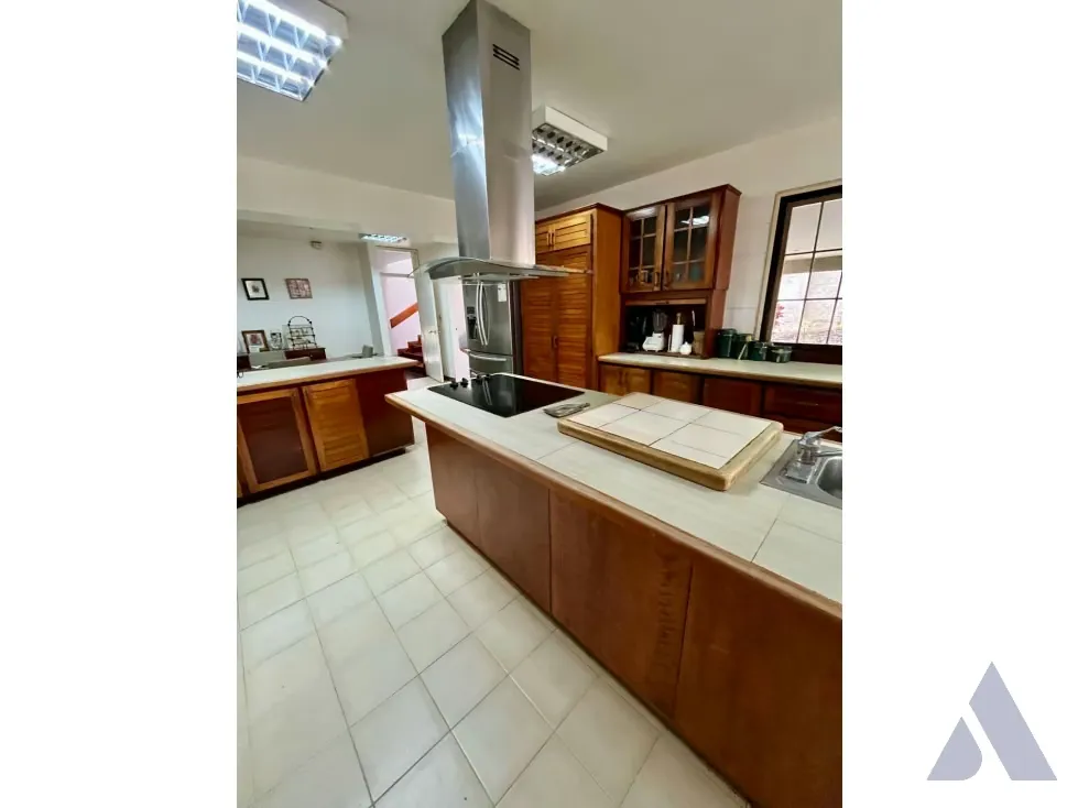 Se vende casa 813m2 La Lagunita 5508 - 11