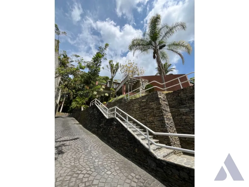 Se vende casa 813m2 La Lagunita 5508 - 3