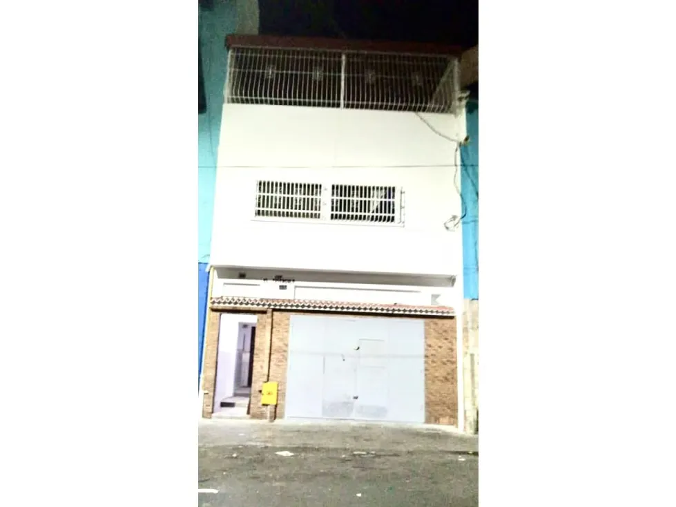 VENTA DE CASA (EDIFICIO) DE 3 NIVELES PQUIA SANTA ROSALIA (RD)