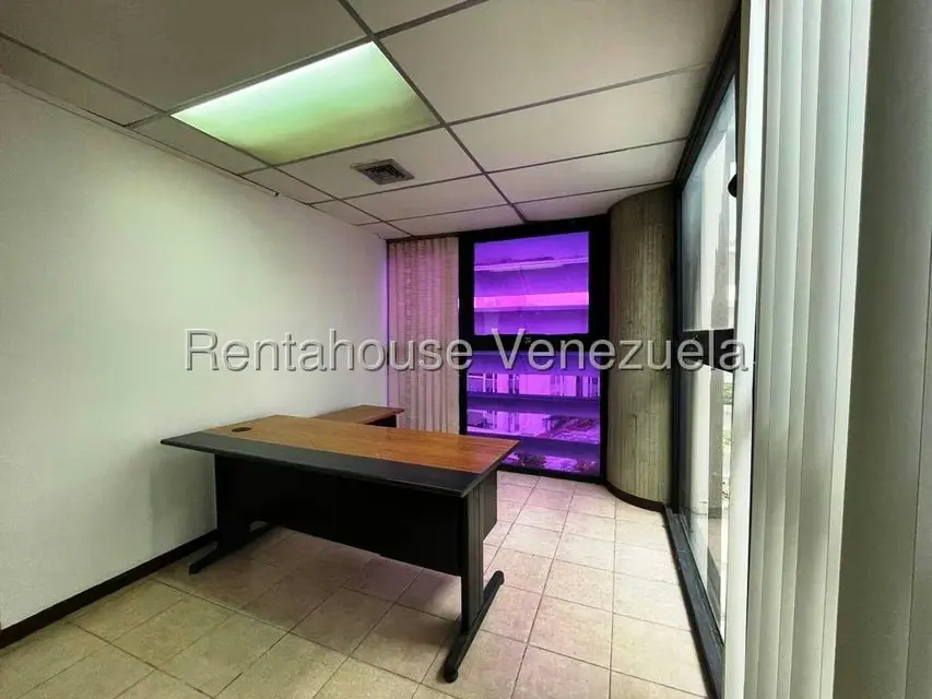 Local Comercial en Venta en Los Samanes, Distrito Metropolitano - 11