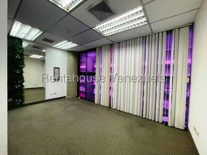 Local Comercial en Venta en Los Samanes, Distrito Metropolitano - 14