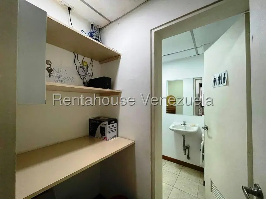 Local Comercial en Venta en Los Samanes, Distrito Metropolitano - 18