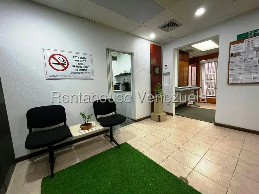 Local Comercial en Venta en Los Samanes, Distrito Metropolitano - 2