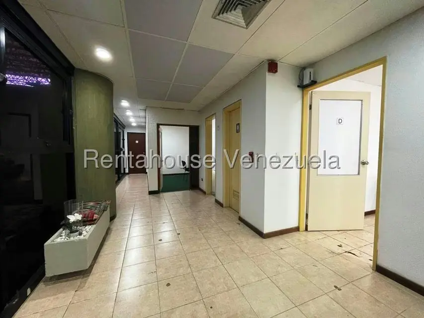 Local Comercial en Venta en Los Samanes, Distrito Metropolitano - 23