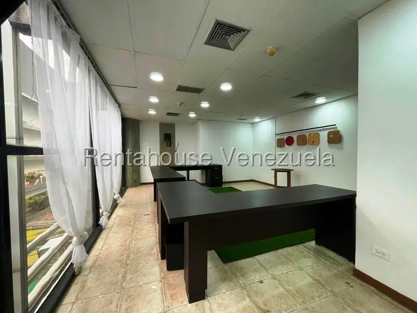 Local Comercial en Venta en Los Samanes, Distrito Metropolitano - 27