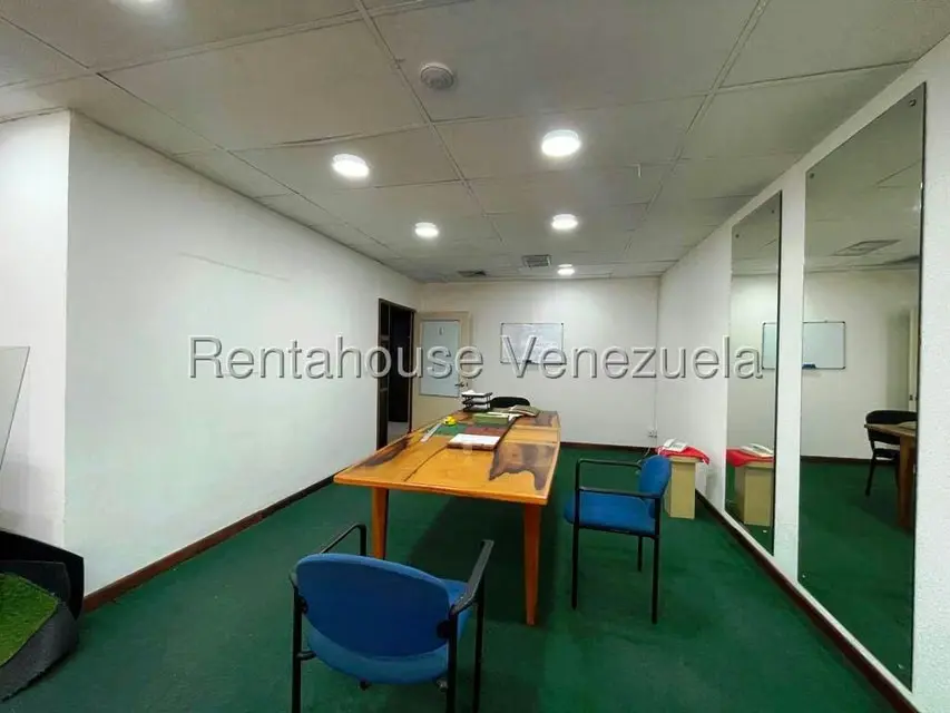 Local Comercial en Venta en Los Samanes, Distrito Metropolitano - 33