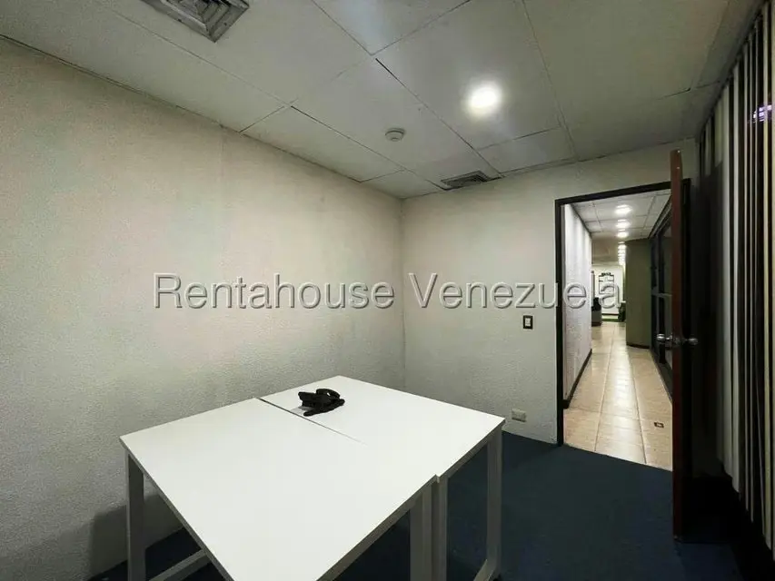 Local Comercial en Venta en Los Samanes, Distrito Metropolitano - 39