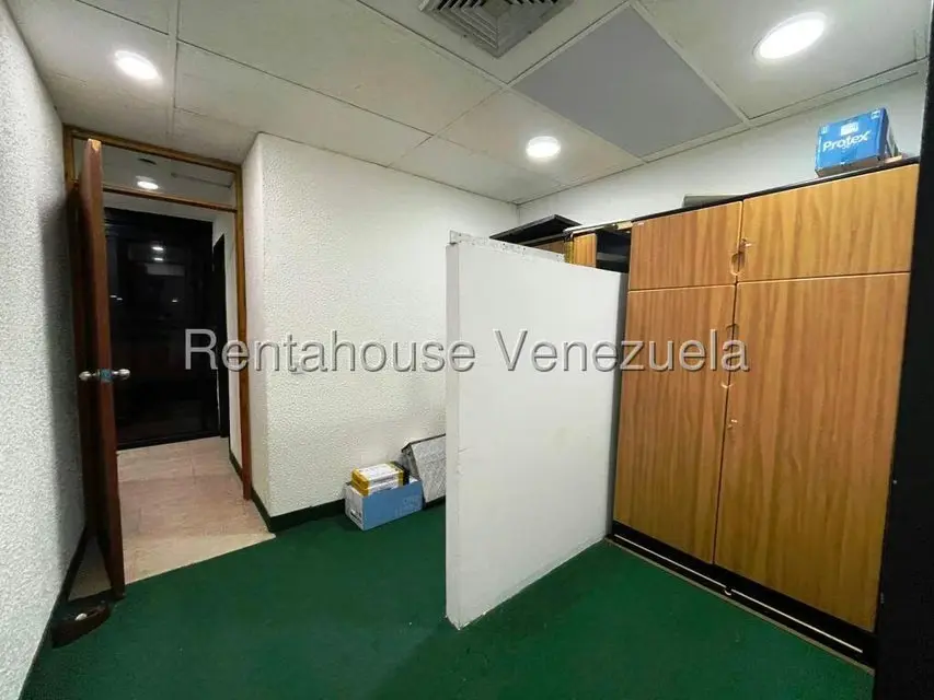 Local Comercial en Venta en Los Samanes, Distrito Metropolitano - 41