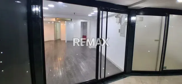 Venta de Local en Las Mercedes - Caracas