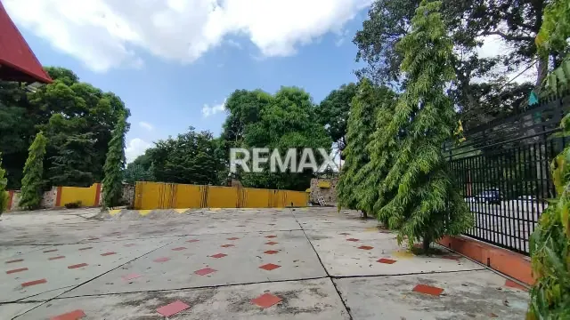 Propiedad Comercial en plena Avenida de Valencia Venezuela - 17